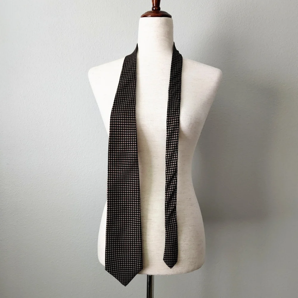 Crooks & Creed 100% Silk Necktie, Black Red & White